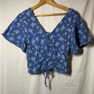 American Rag Blue Floral Crop Top